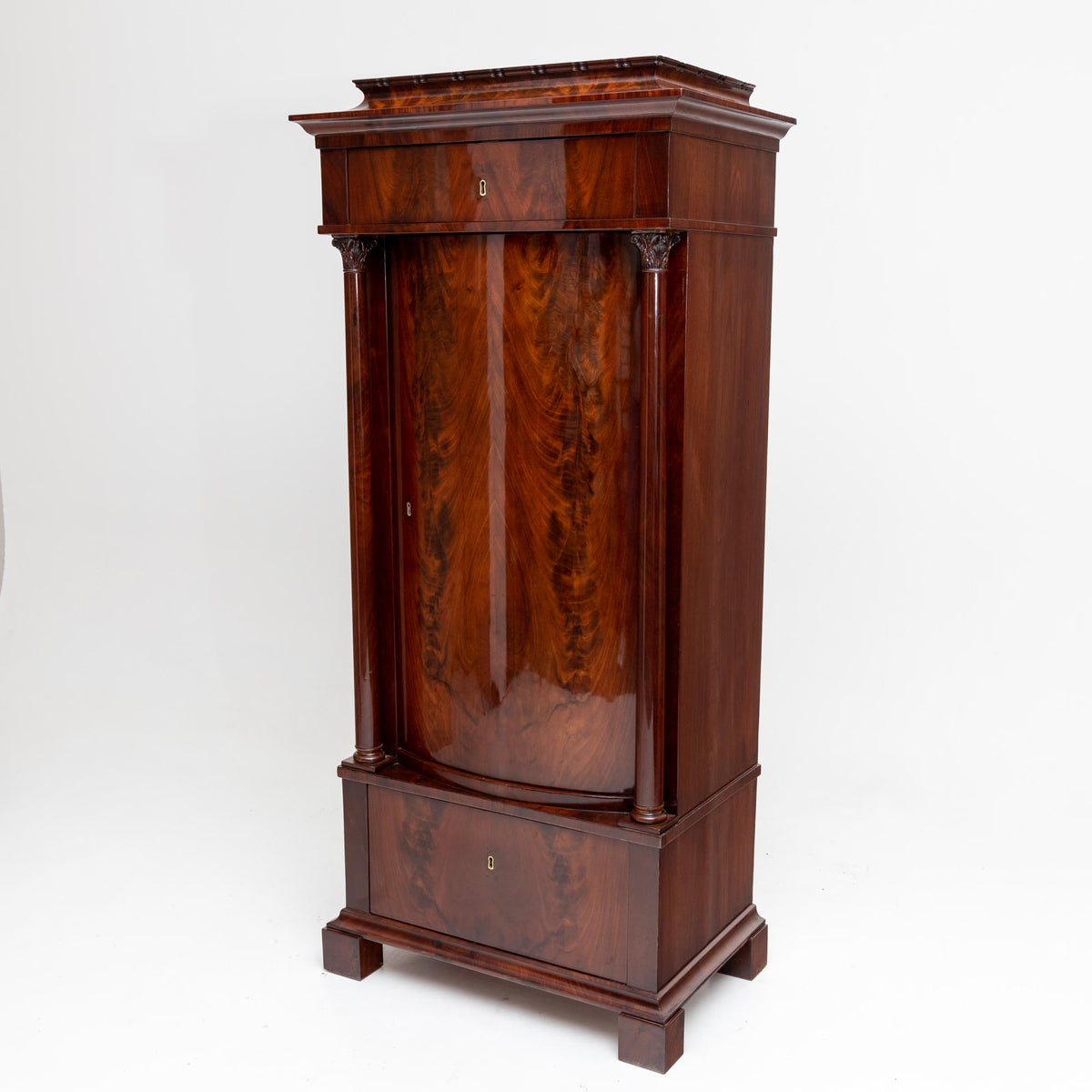 Biedermeier Pfeilerschrank, 1. Hälfte 19. Jahrhundert