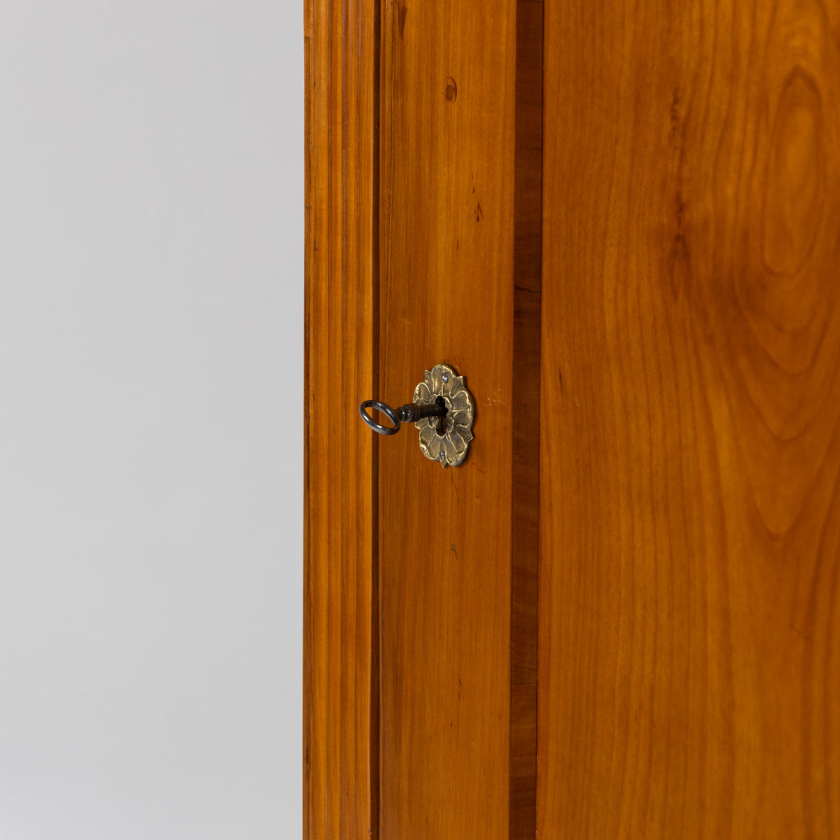 Biedermeier Wäscheschrank, um 1820