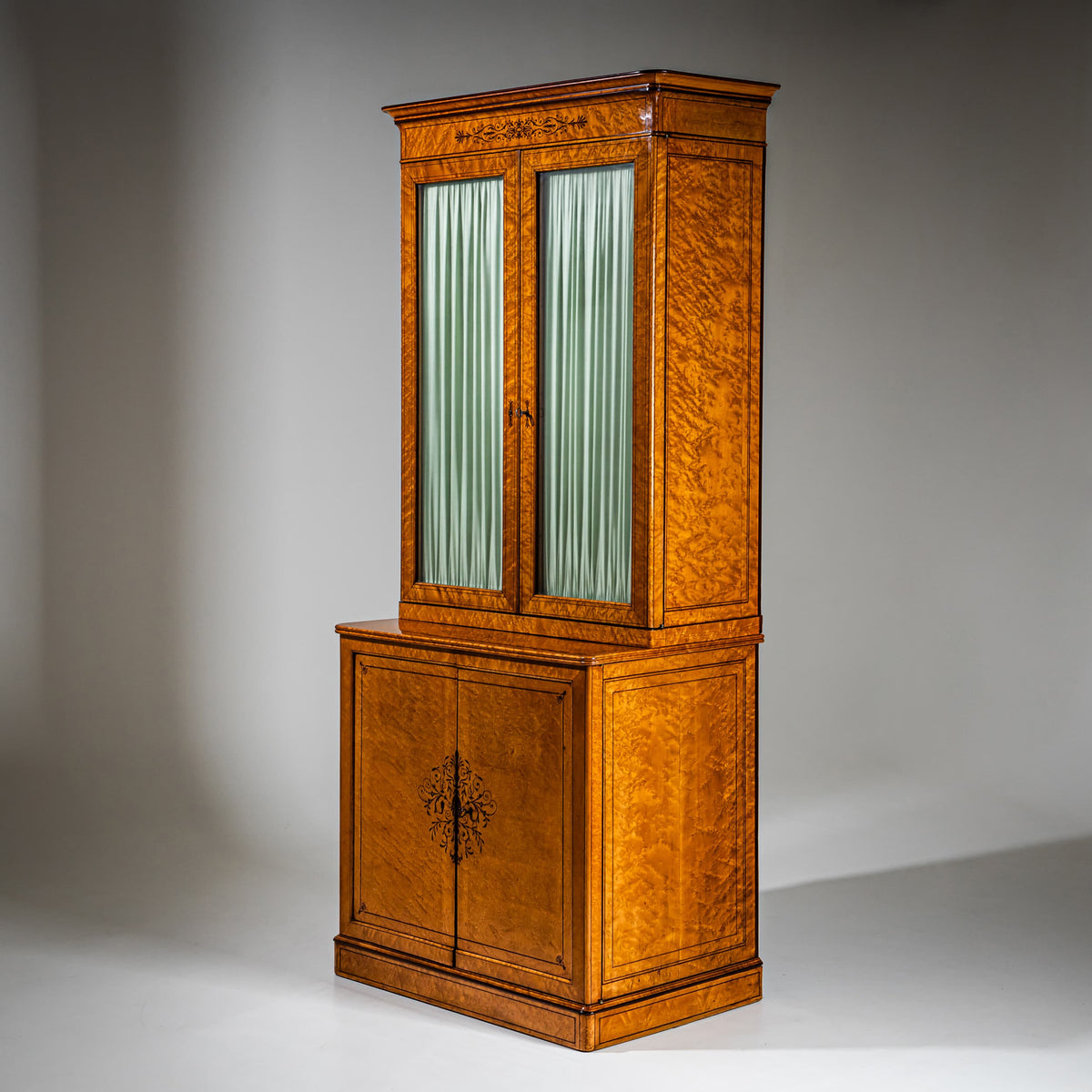 Charles-X Aufsatzvitrine, Frankreich, um 1830