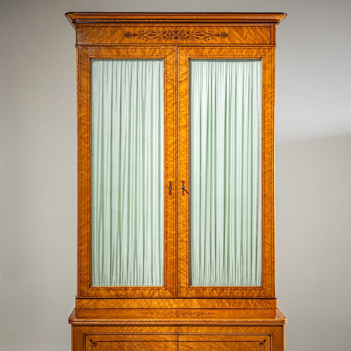 Charles-X Aufsatzvitrine, Frankreich, um 1830