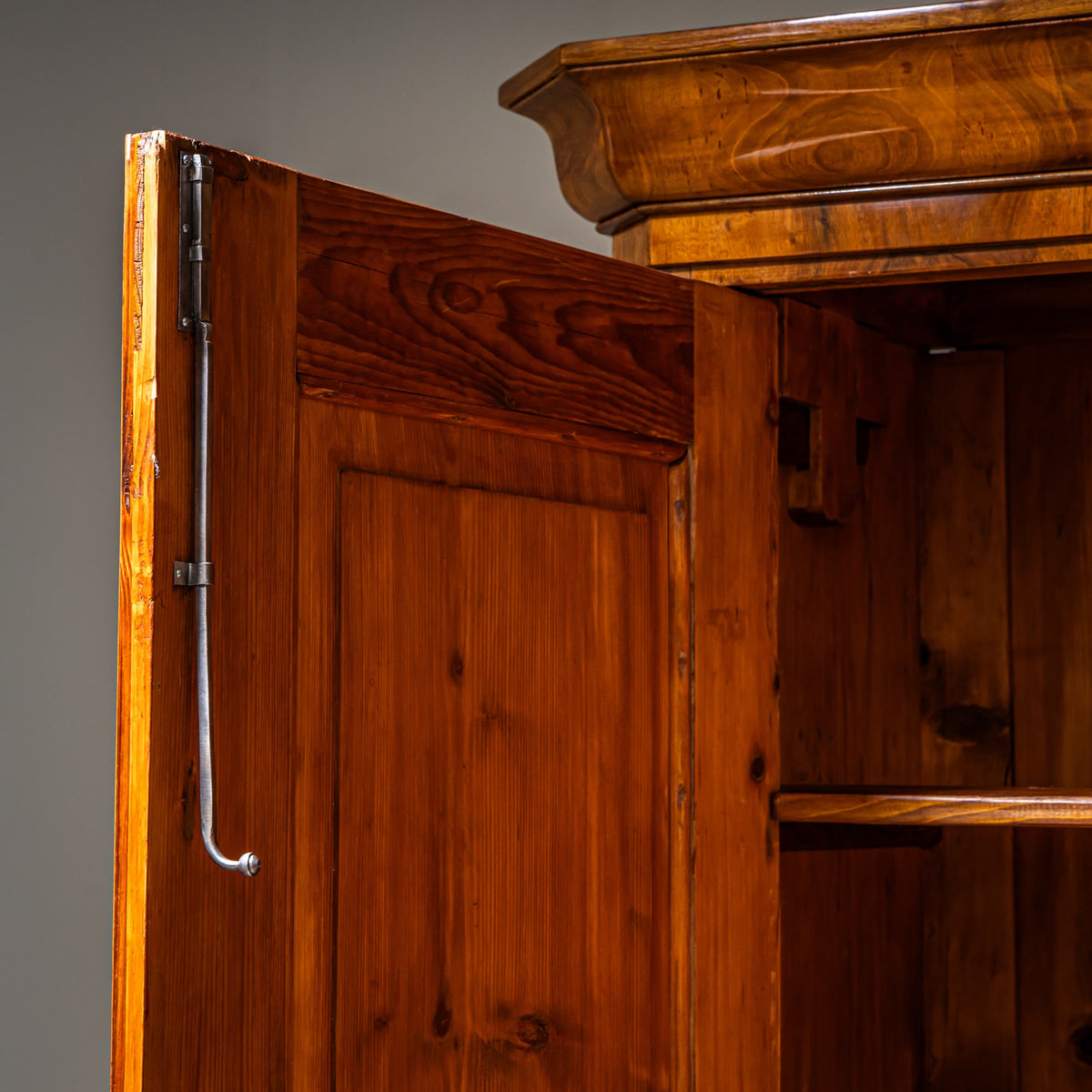 Biedermeier Wäscheschrank, Deutschland, um 1820