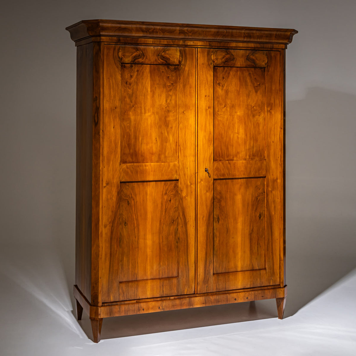 Biedermeier Wäscheschrank, Deutschland, um 1820