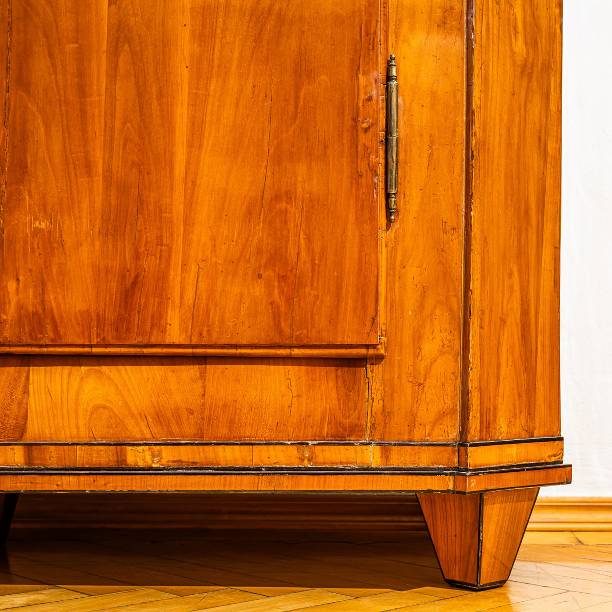 Biedermeier Schrank in Kirsche, Anfang 19. Jahrhundert