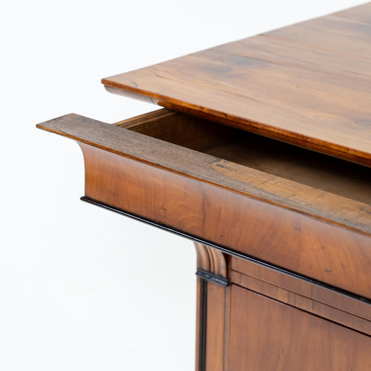 Biedermeier Chest of Drawers with Cherry veneer, circa 1830