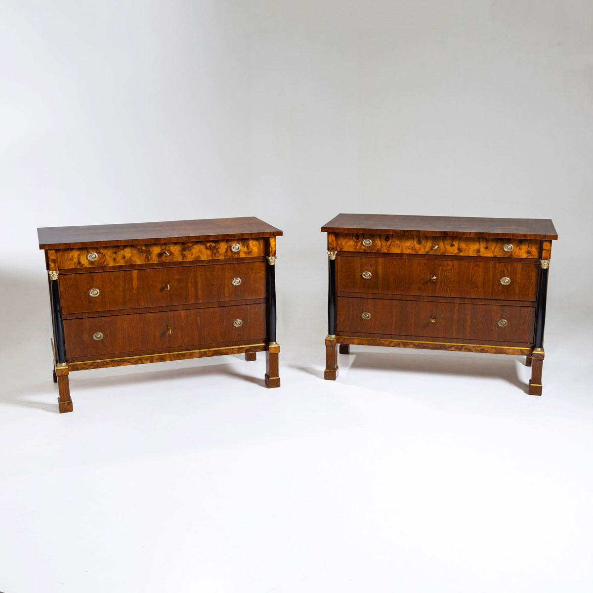 Paar italienische Biedermeier Kommoden, Anfang 19. Jahrhundert