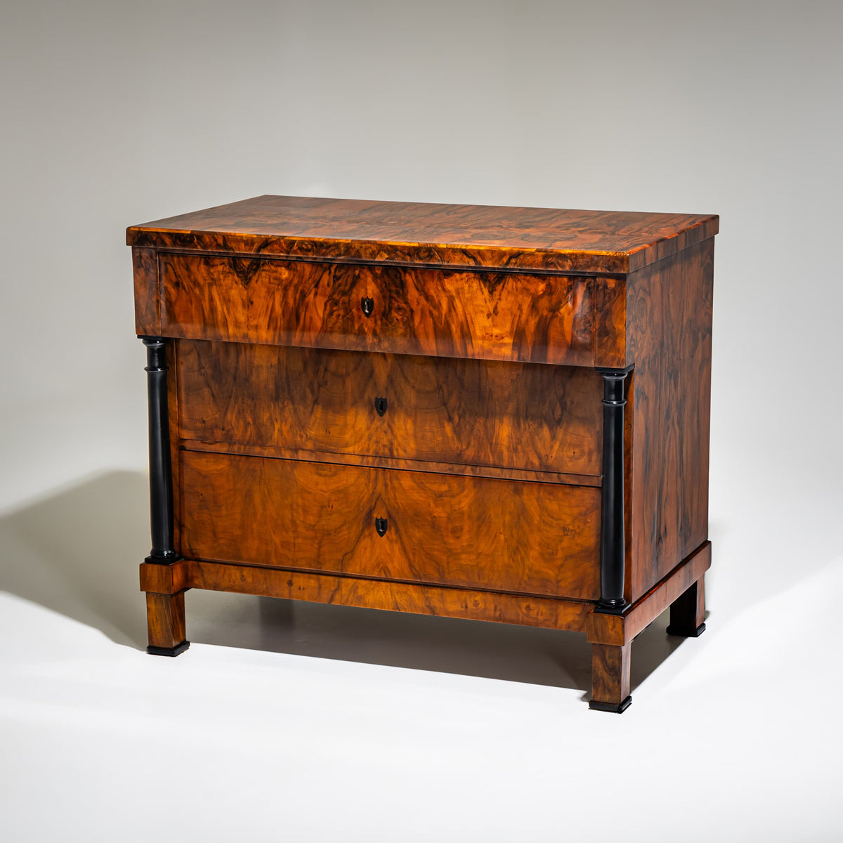 Biedermeier Chest of Drawers in Walnut, German, circa 1820