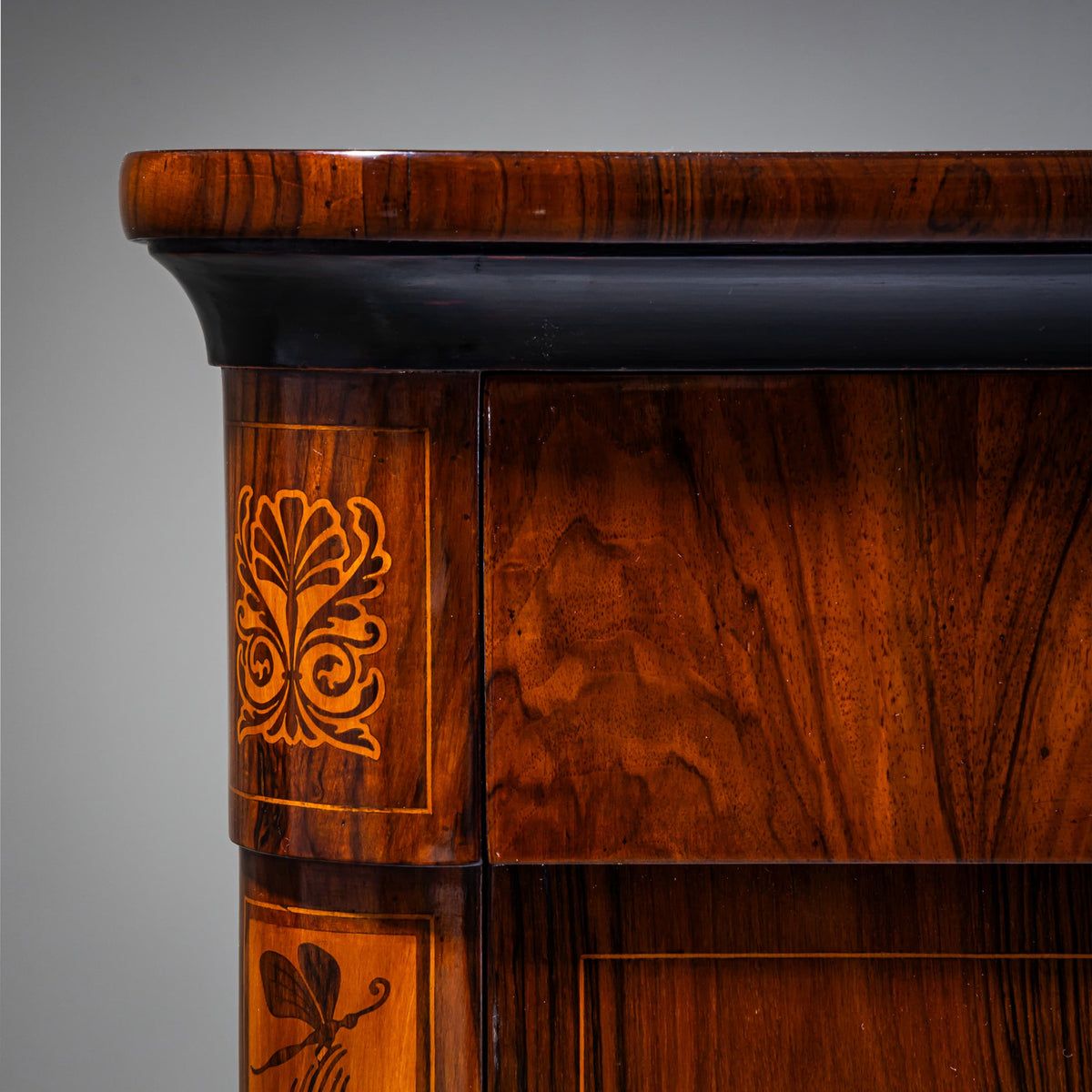 Biedermeier-Kommode mit Marketerie, Italien, 19. Jahrhundert