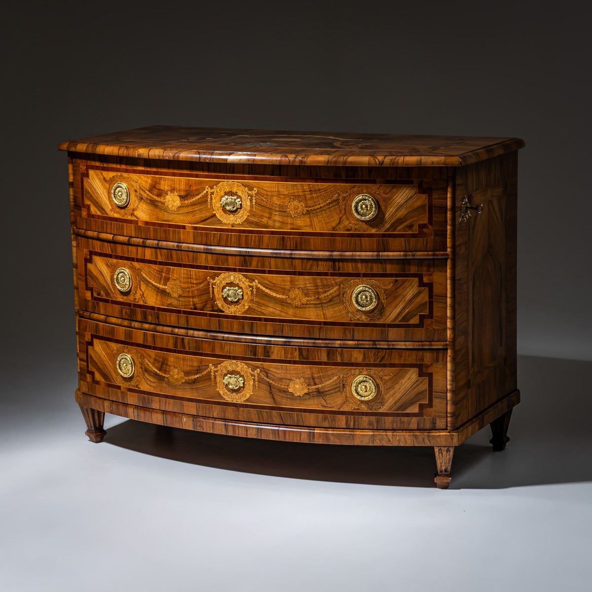 Klassizistische Kommode mit Marketeriedekor, Franken, datiert 1798