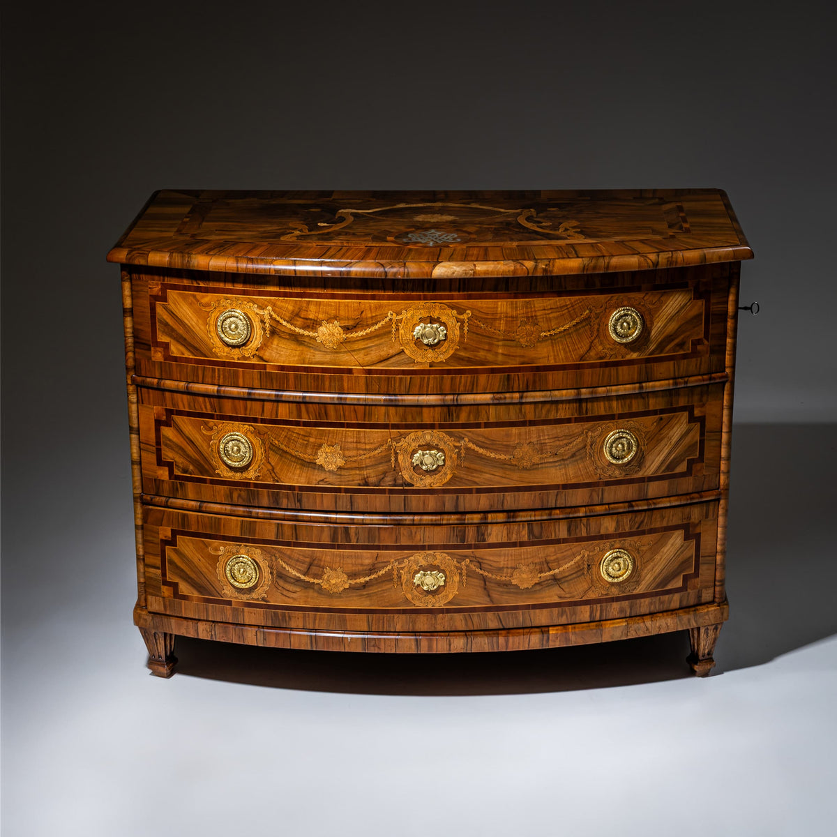 Klassizistische Kommode mit Marketeriedekor, Franken, datiert 1798