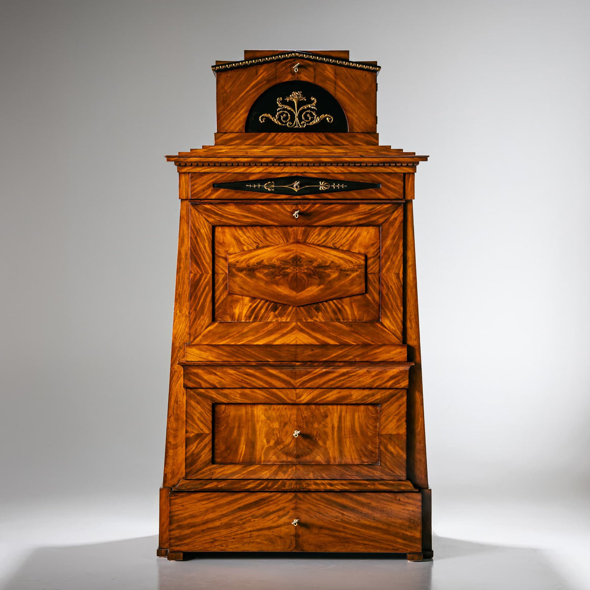Biedermeier Pyramidensekretär, Berlin um 1810