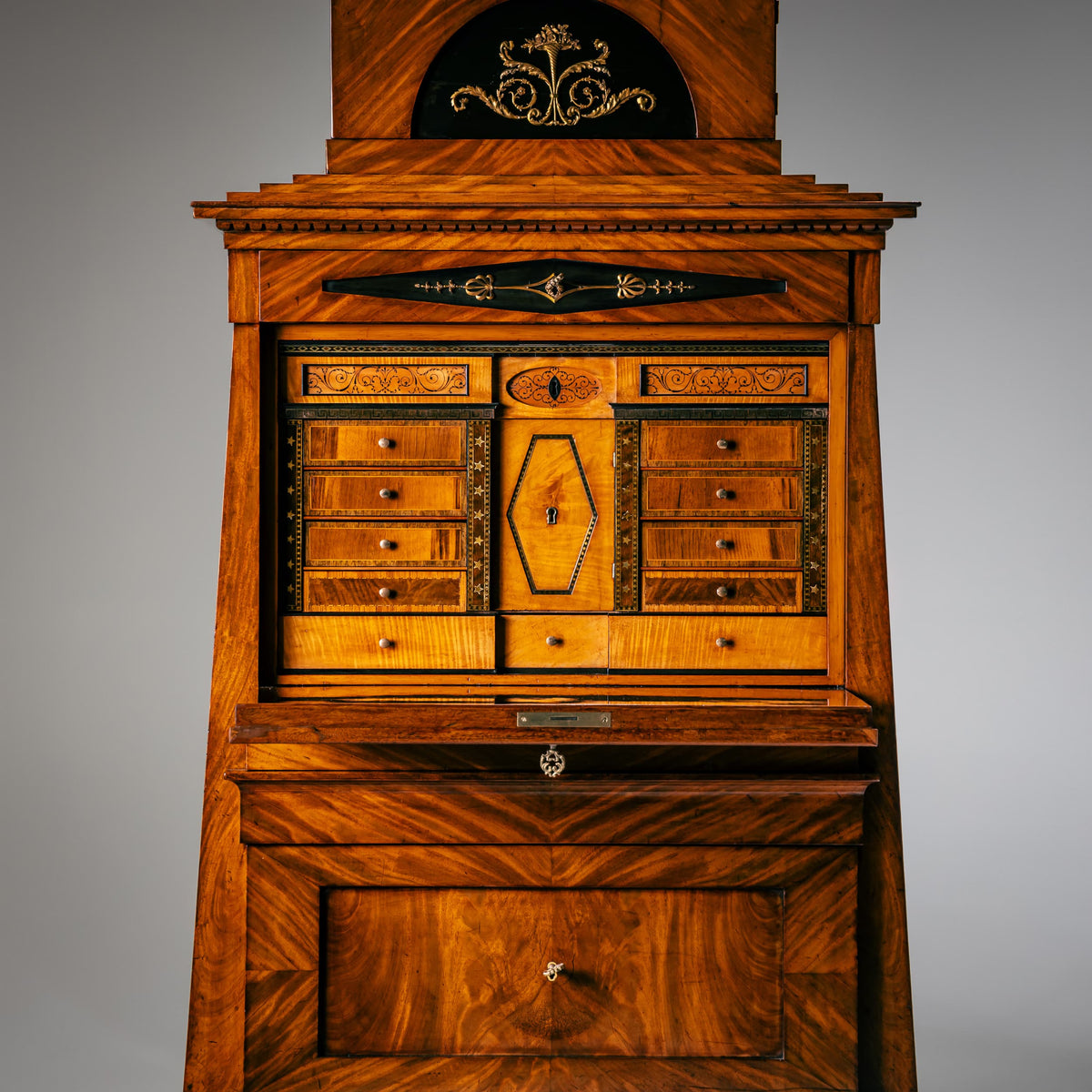 Biedermeier Pyramidensekretär, Berlin um 1810