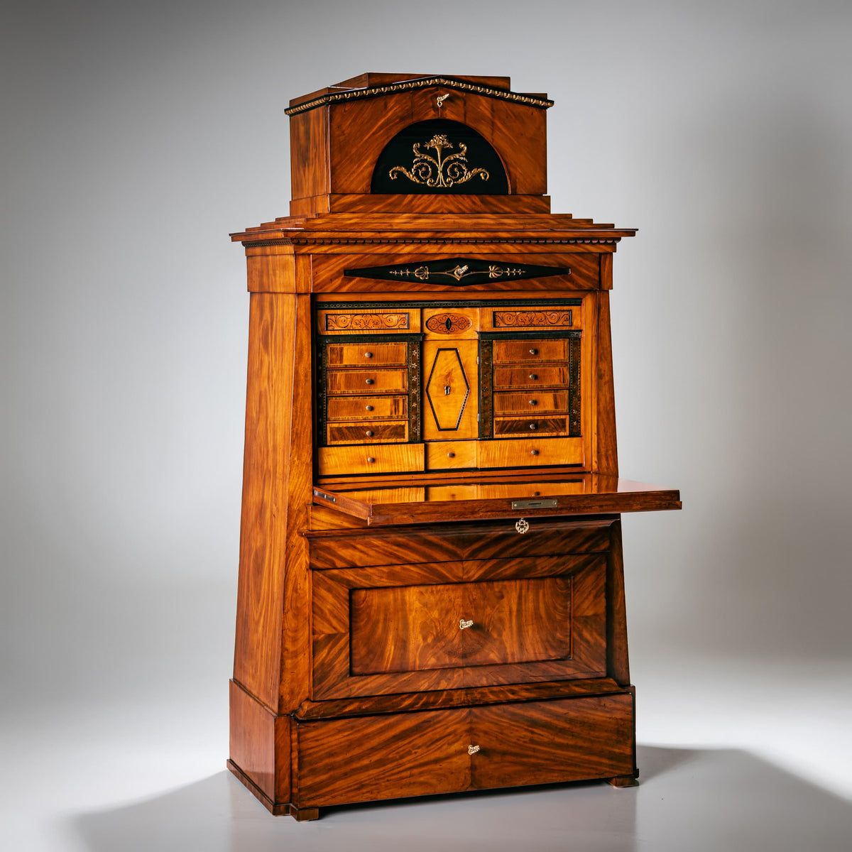 Biedermeier Pyramidensekretär, Berlin um 1810