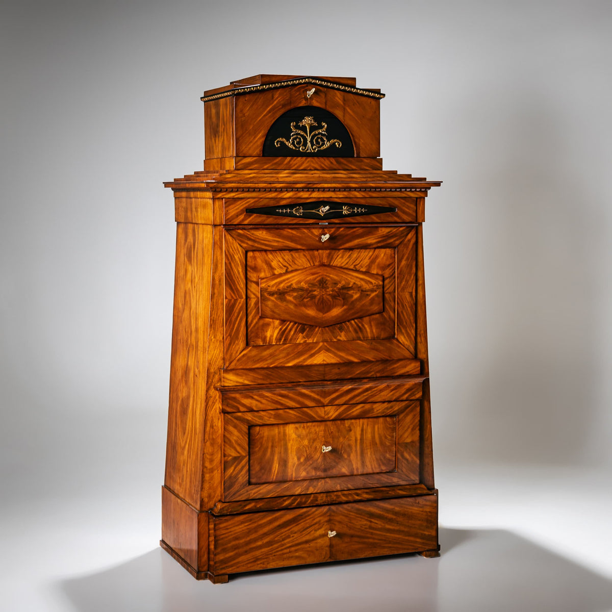 Biedermeier Pyramidensekretär, Berlin um 1810