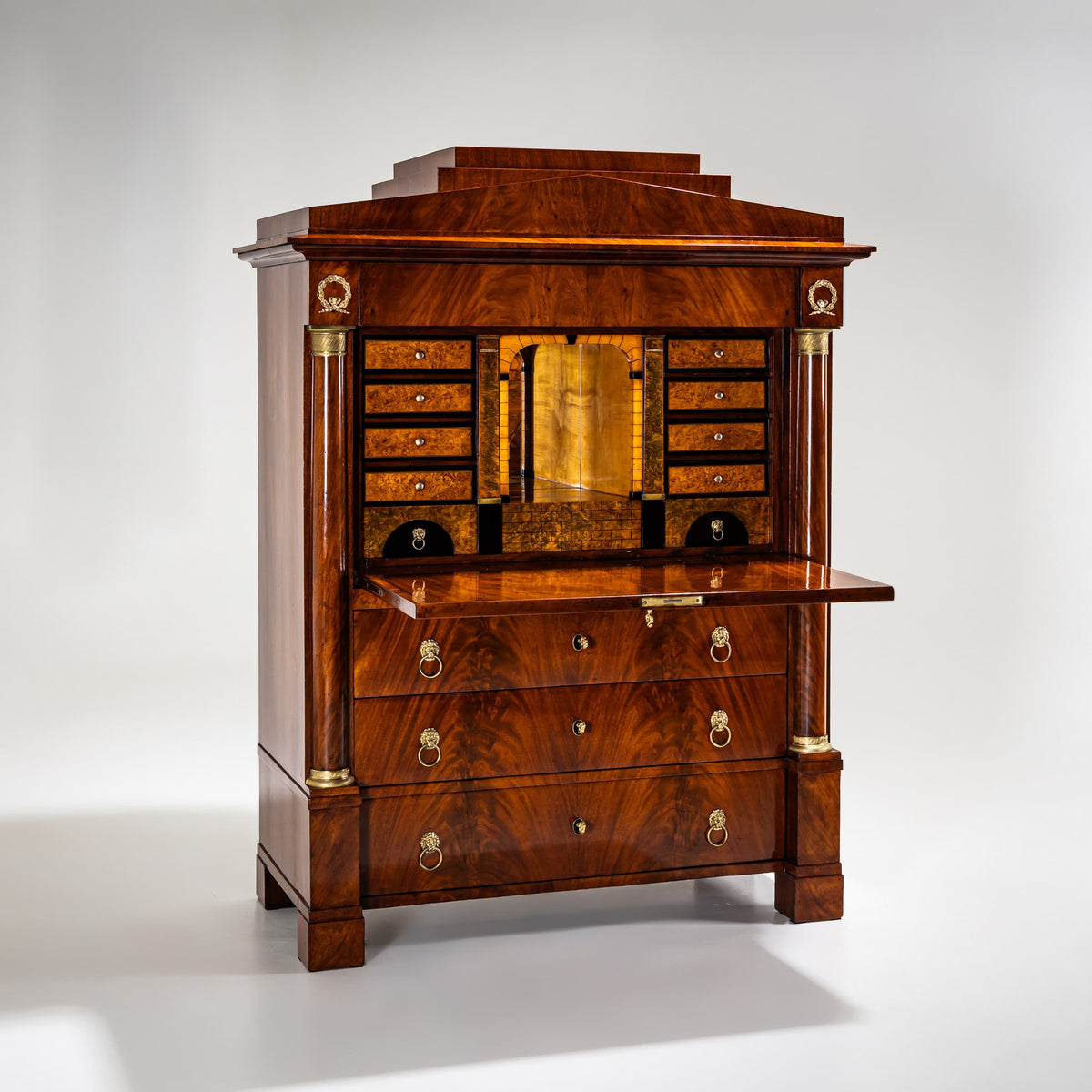 Biedermeier Sekretär, wohl Berlin, Anfang 19. Jahrhundert