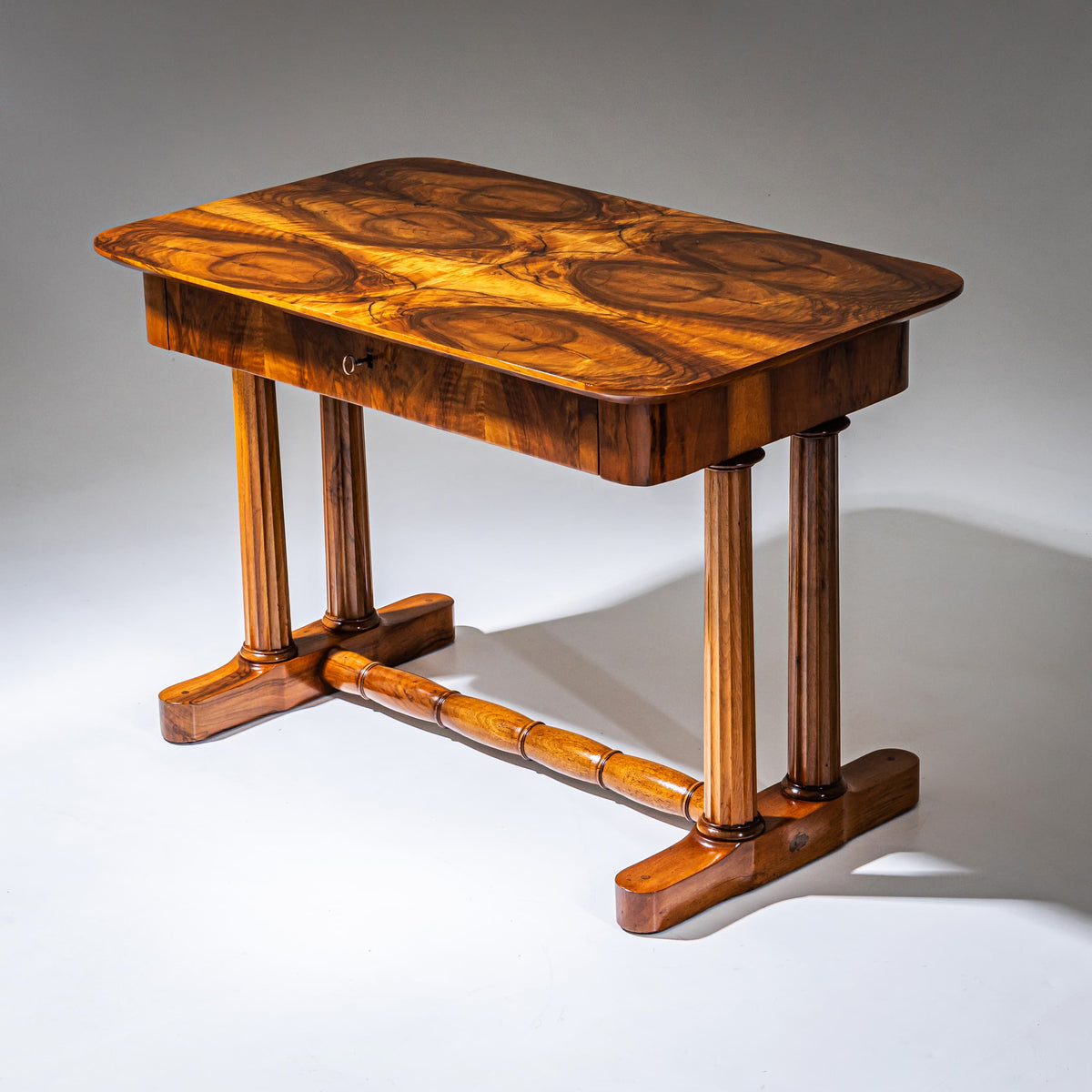 Biedermeier Schreibtisch, um 1830