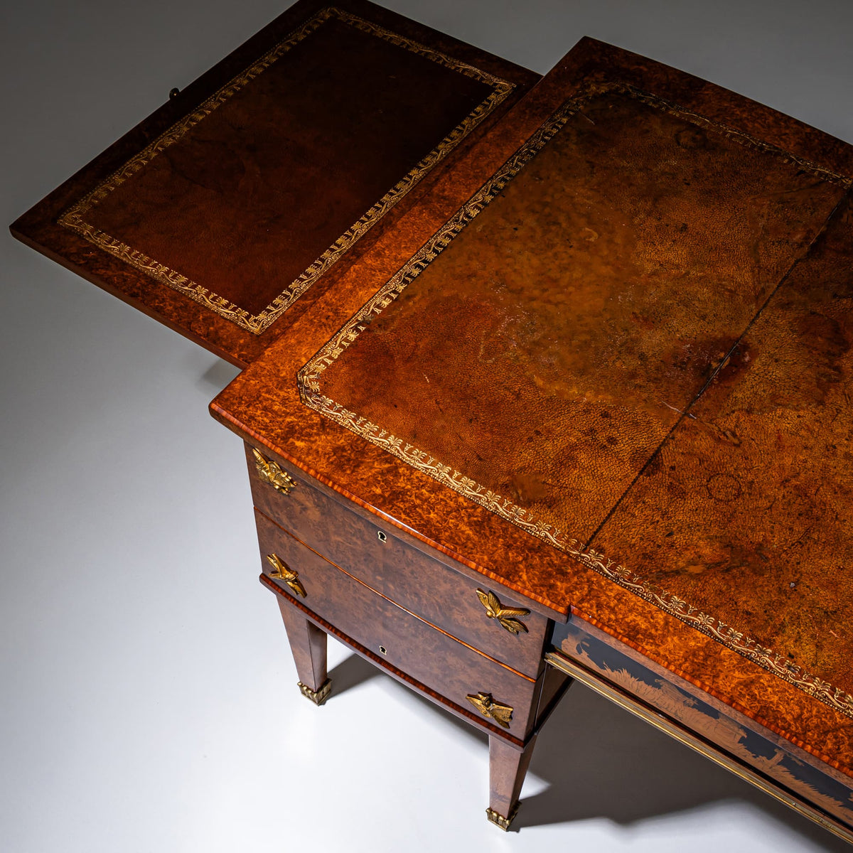 Thuya Burl Bureau Plat, Italy, circa 1900