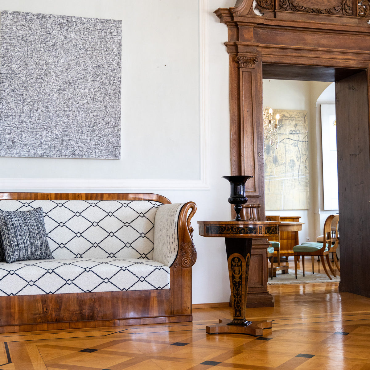 Biedermeier Sofa veneered in Walnut, Germany circa 1830