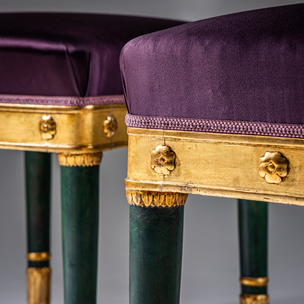 Paar Vergoldete Empire Hocker, Frankreich, um 1810