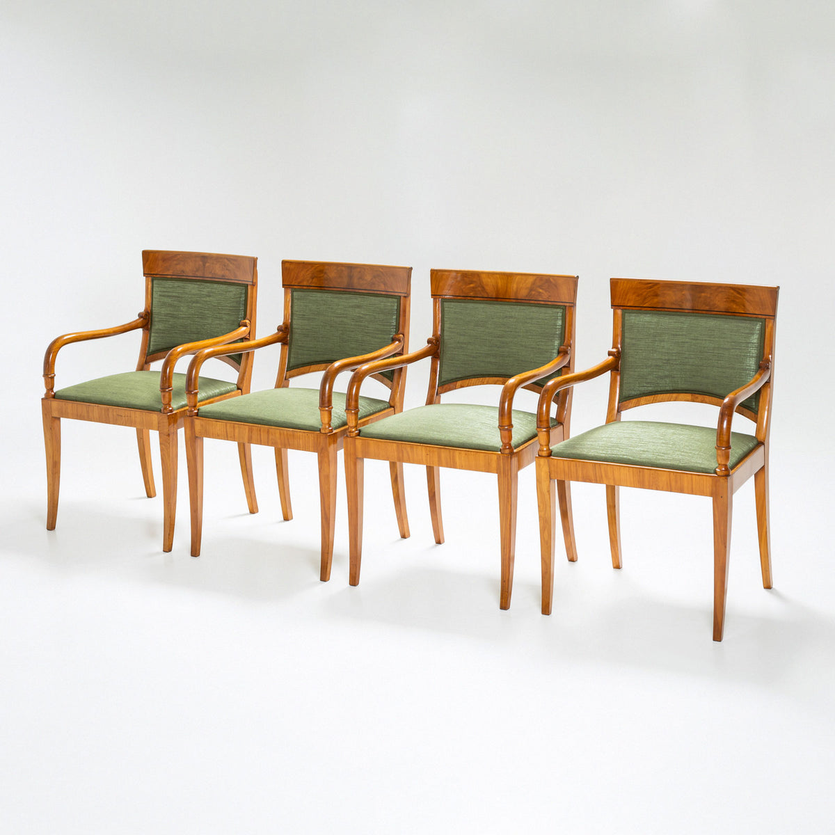 Vier Armstühle, Frankreich Anfang 19. Jahrhundert