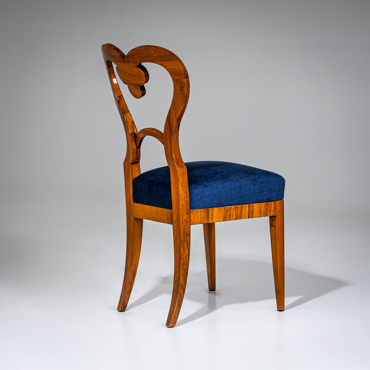 Biedermeier Side Chairs in Walnut, Austria, circa 1830