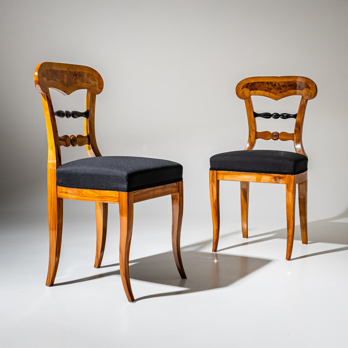 Paar Biedermeier Schaufelstühle, um 1830