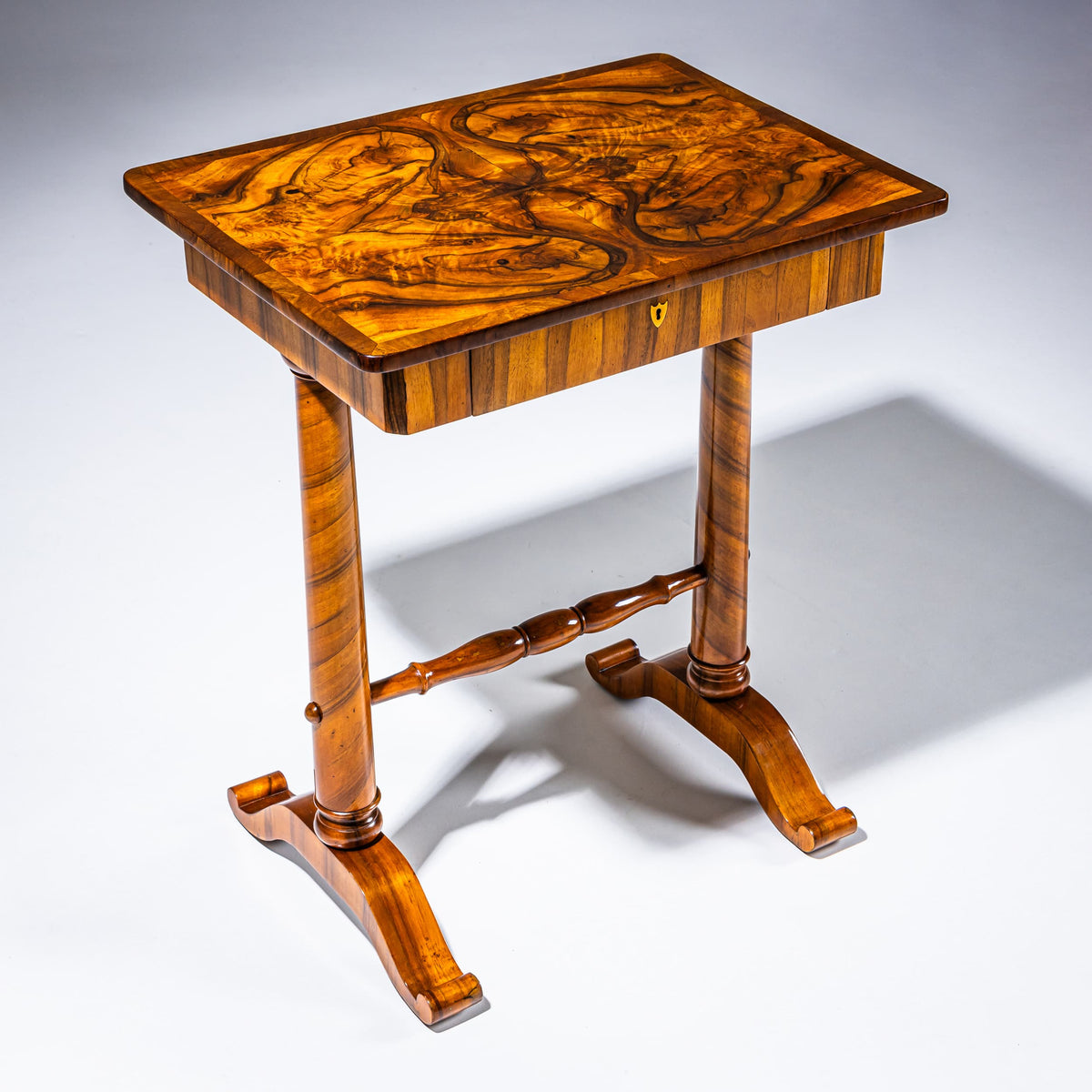 Biedermeier Nähtisch, um 1830–1840