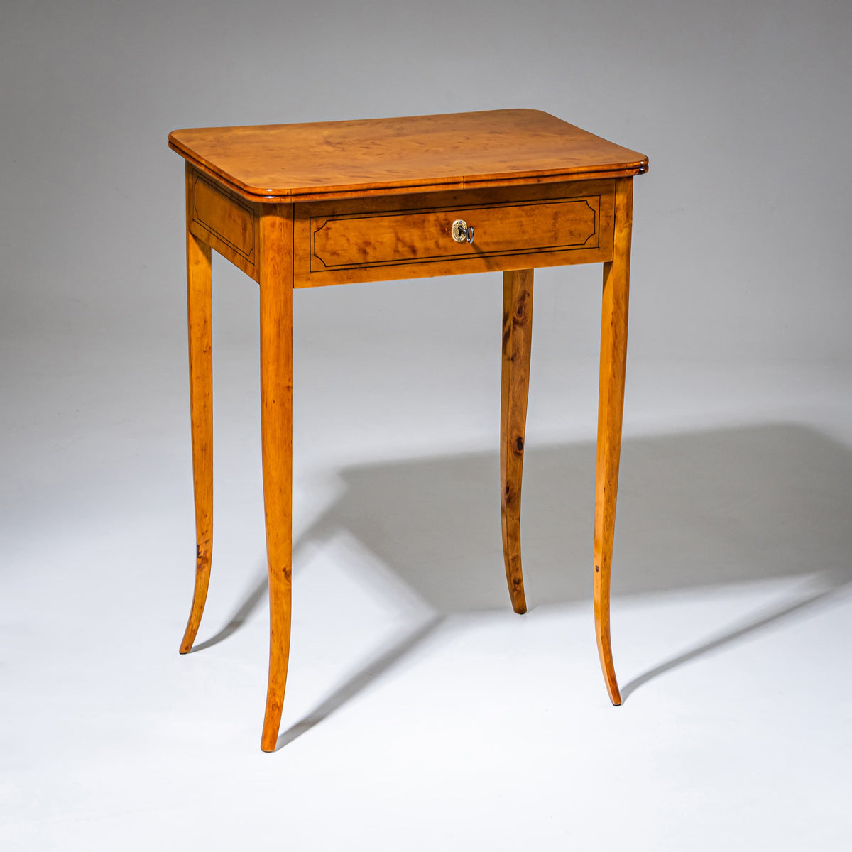 Biedermeier Nähtisch in Birke, um 1820