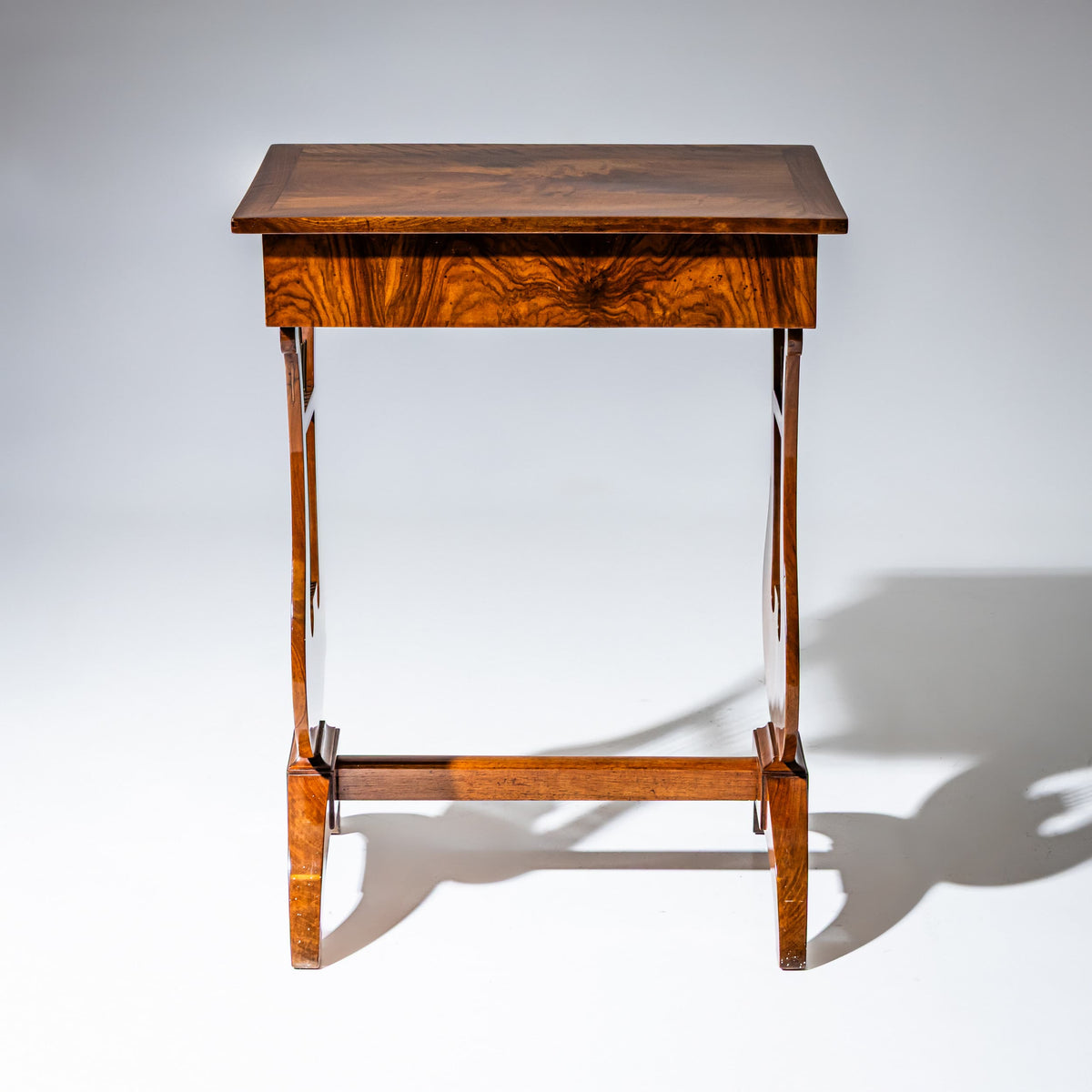Biedermeier Lyra-Nähtisch, um 1830