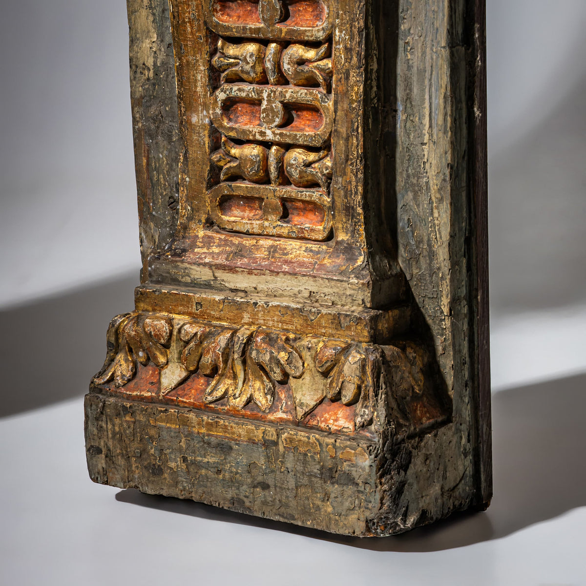 Paar bemalte Pilaster-Engel, wohl Italien, 17. Jahrhundert