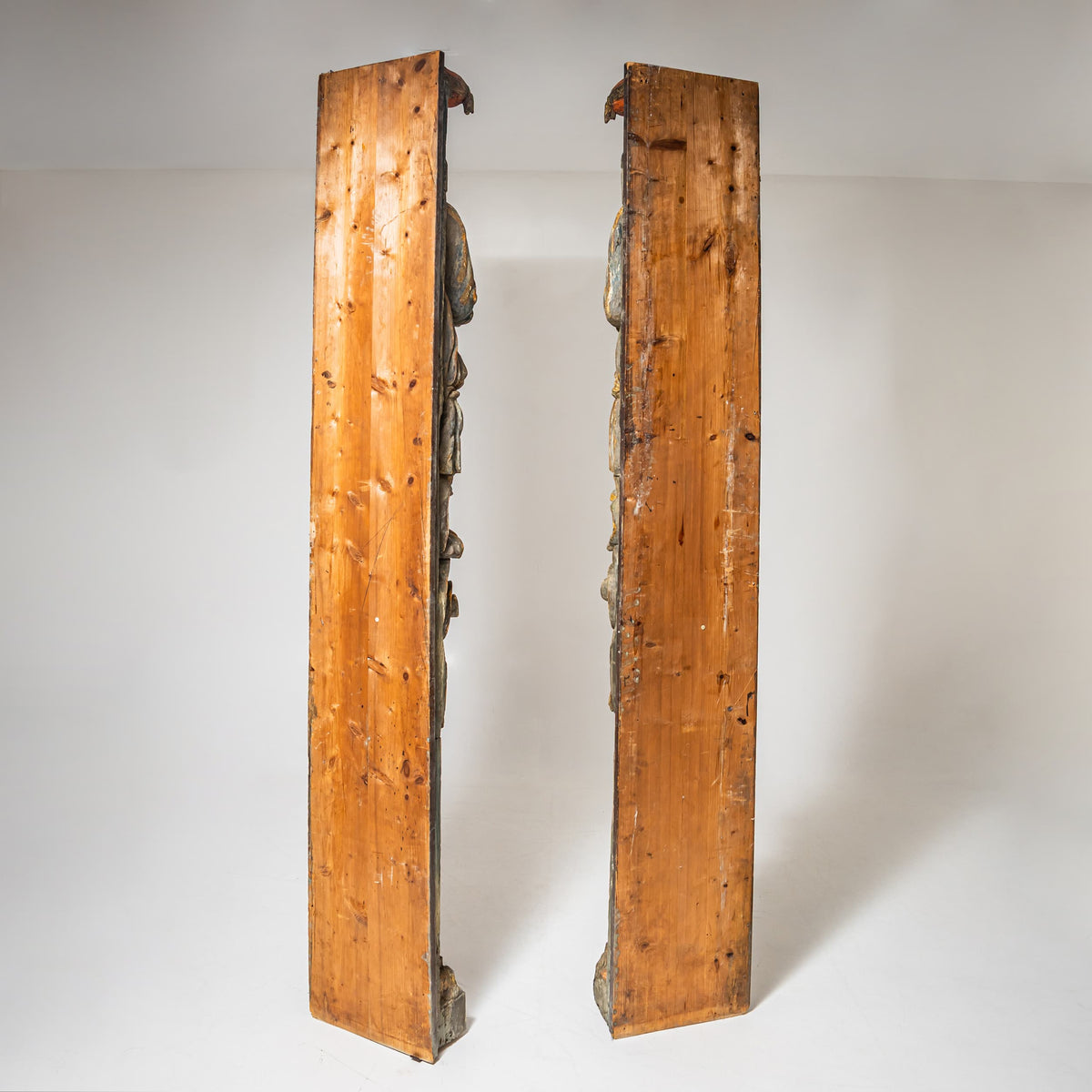 Paar bemalte Pilaster-Engel, wohl Italien, 17. Jahrhundert