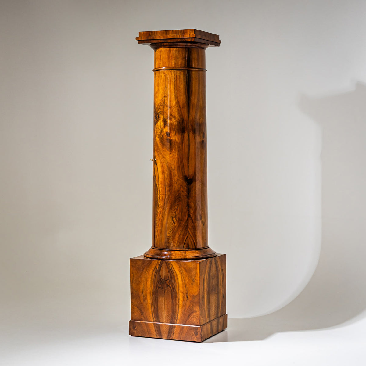 Biedermeier Walnut Pedestal Column, circa 1820