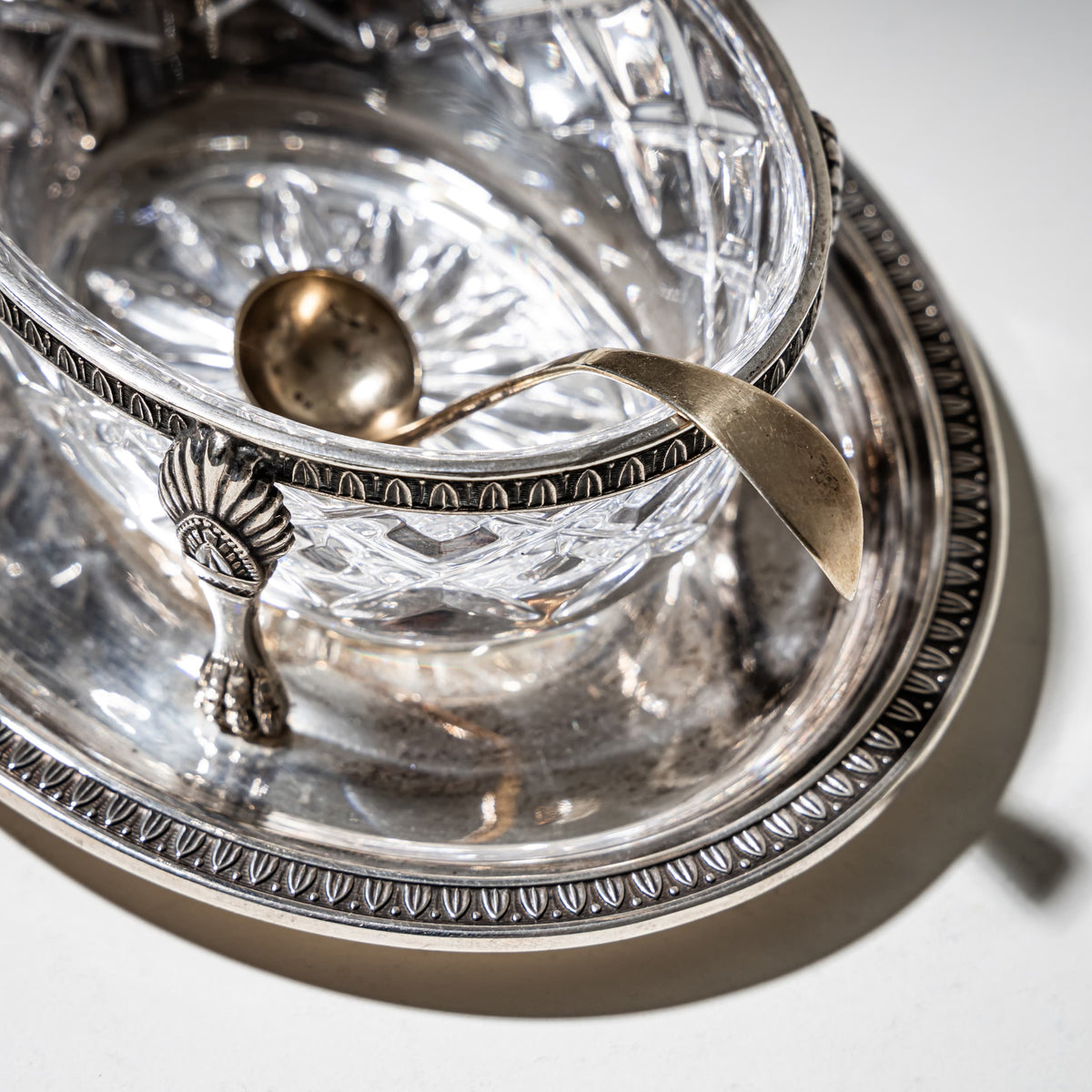 Silberdose mit Glaseinsatz und Löffel, 19. Jahrhundert