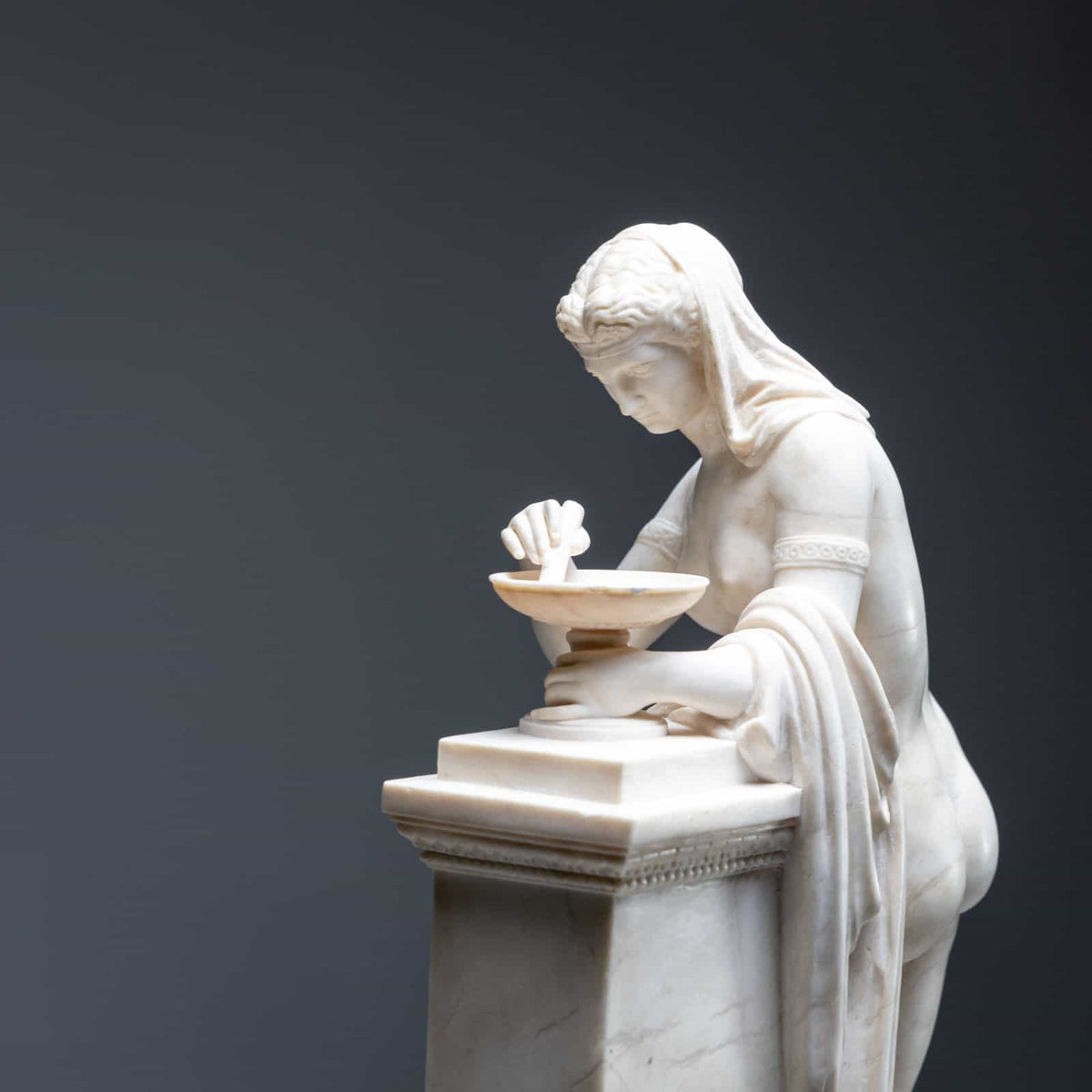 Marmorskulptur einer Vestalin, um 1800