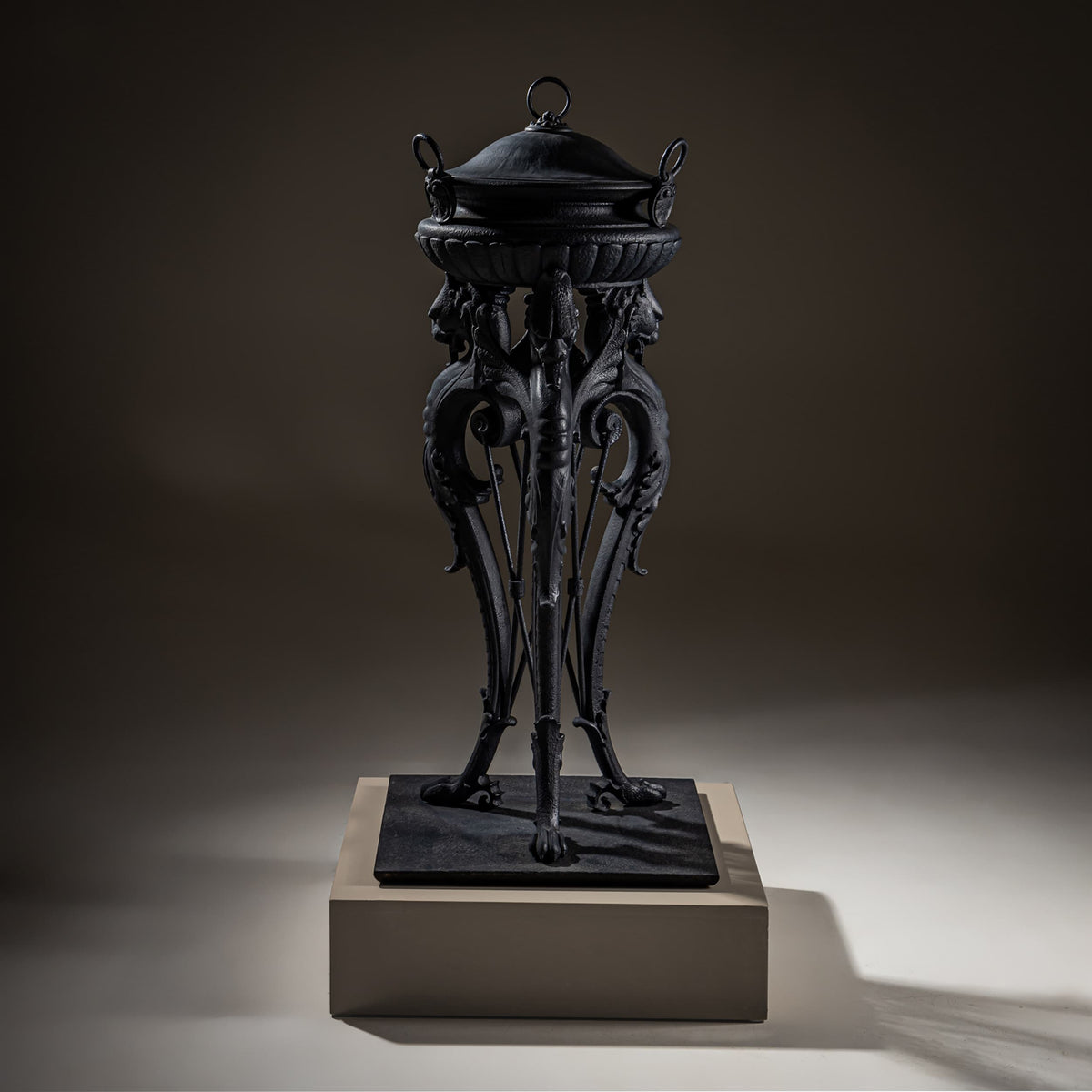 Large Athénienne, 19th Century
