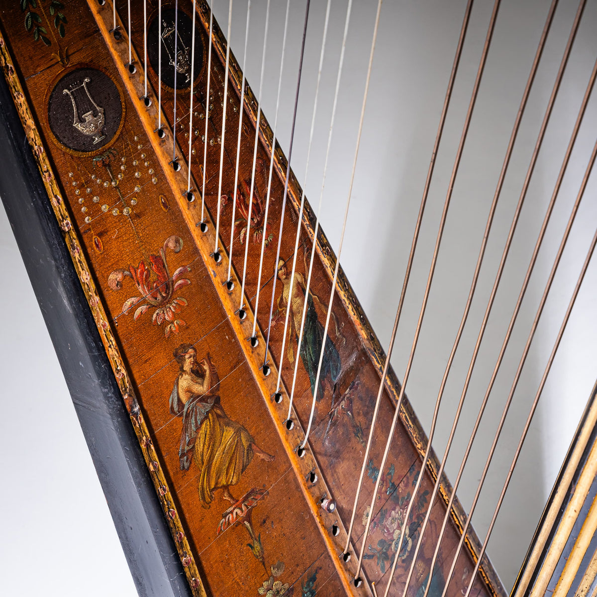 Pedal-Harfe mit figürlicher Bemalung, um 1780