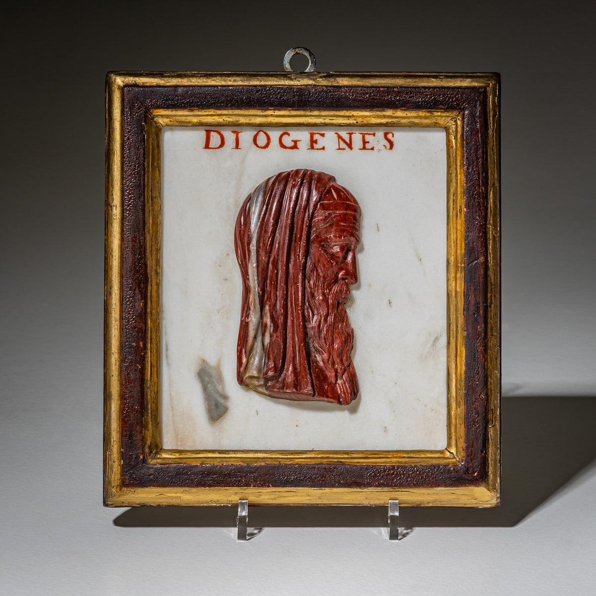 Paar Porträtreliefs von Diogenes und Hippokrates aus rotem Marmor, wohl Italien, 19. Jahrhundert