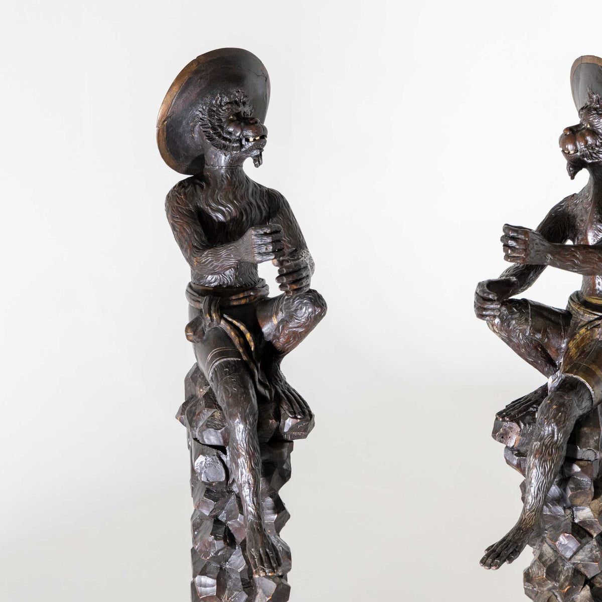 Monkey Sculptures in Walnut, Venetian School, 19th Century