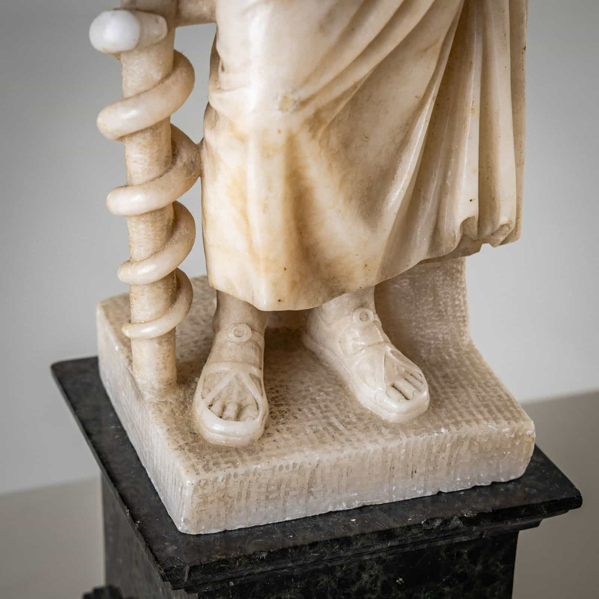 Pair of white Alabaster Sculptures, 2nd Half 19th Century