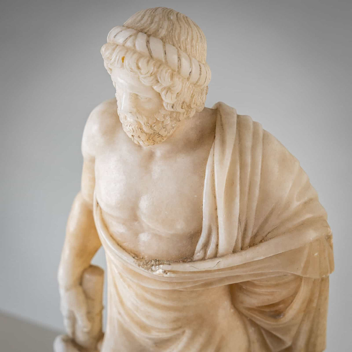 Pair of white Alabaster Sculptures, 2nd Half 19th Century