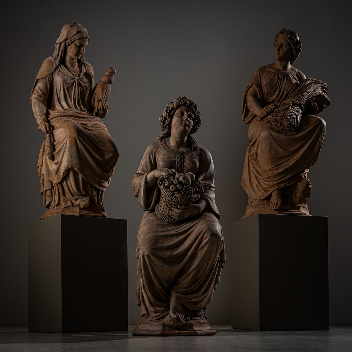 Sommer, Herbst und Winter – Terrakotta-Skulpturen, signiert und datiert Franz Melnitzky, 1855