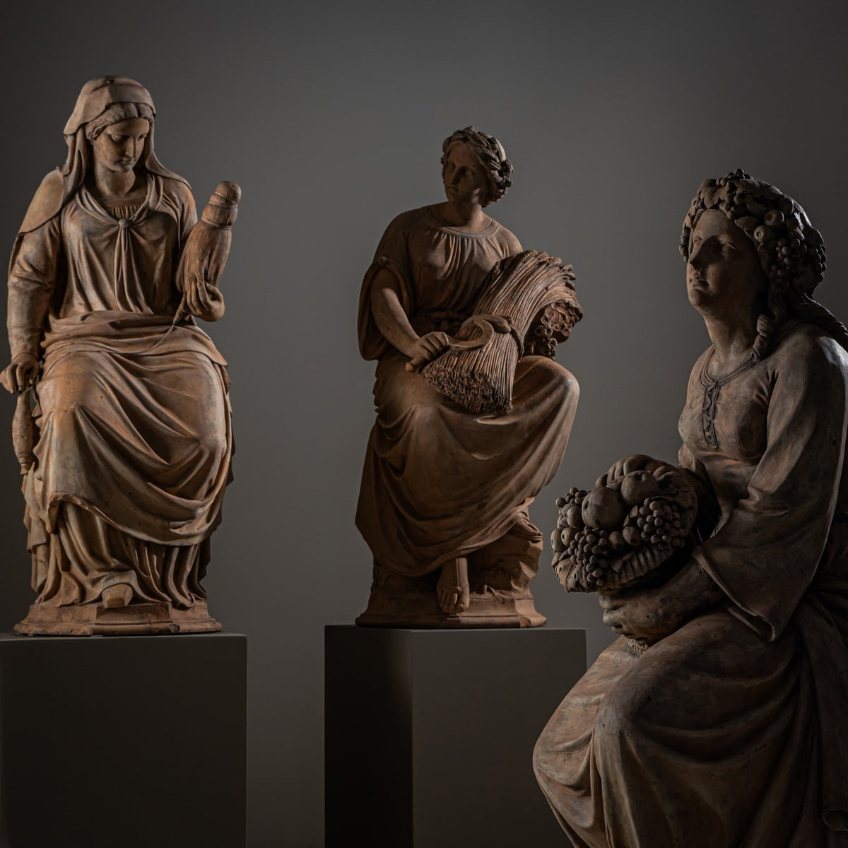 Sommer, Herbst und Winter – Terrakotta-Skulpturen, signiert und datiert Franz Melnitzky, 1855