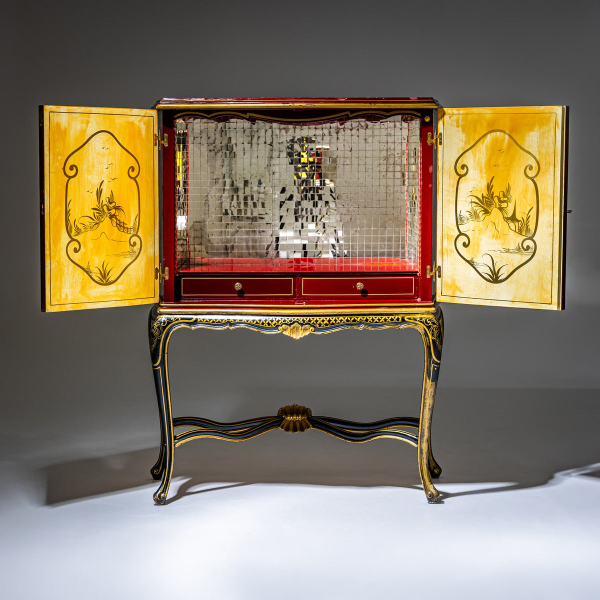 Chinoiserie Bar Cabinet in the Baroque Style, Italy, Mid-20th Century