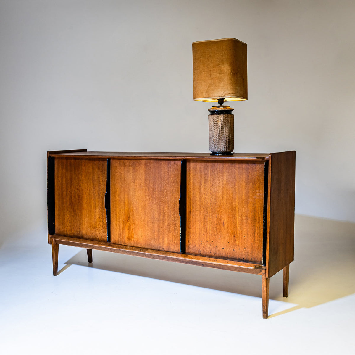Sideboard aus Eiche von Roger Landault, Frankreich, 1960er Jahre