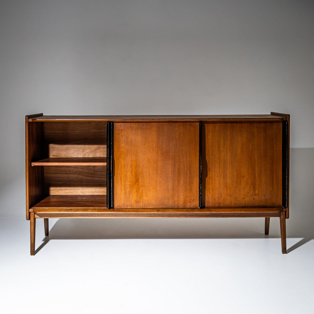 Sideboard aus Eiche von Roger Landault, Frankreich, 1960er Jahre