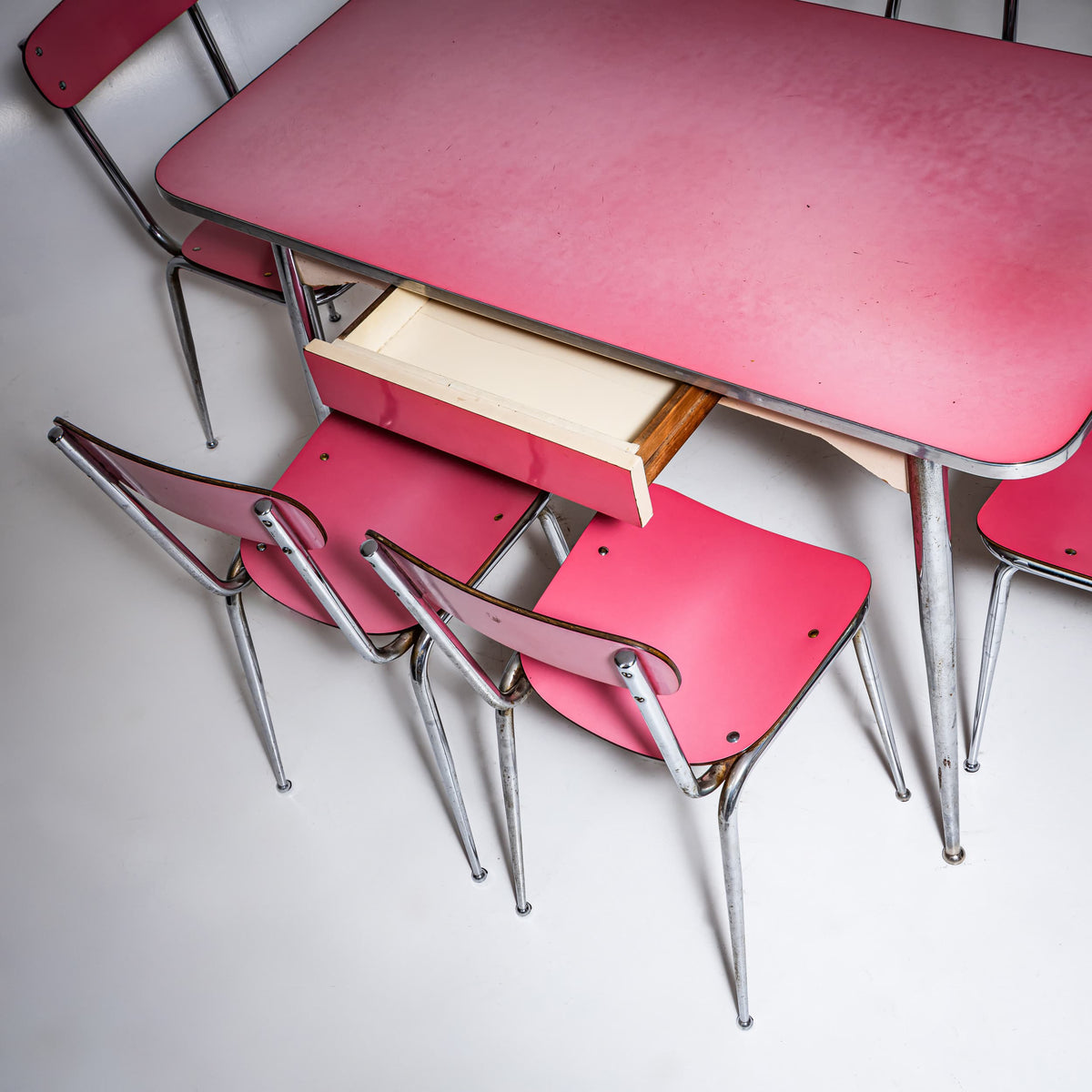 Pinke Formica-Essgruppe, Tisch mit sechs Stühlen, Italien, 1960er/70er Jahre