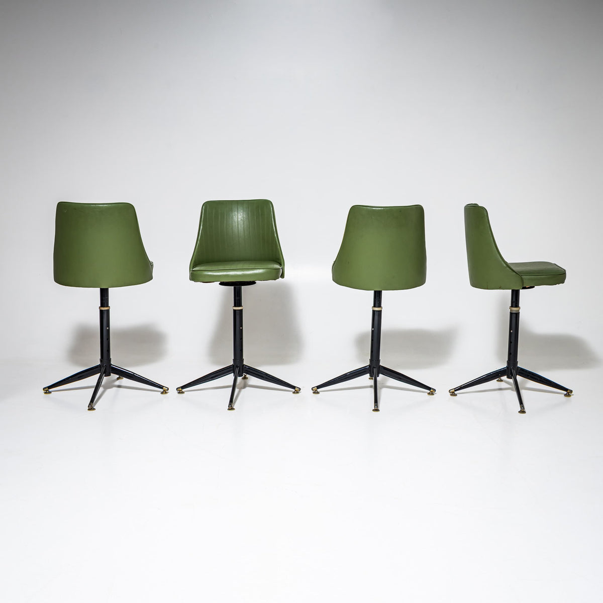 Vier grüne Mid-Century Barhocker, wohl Italien