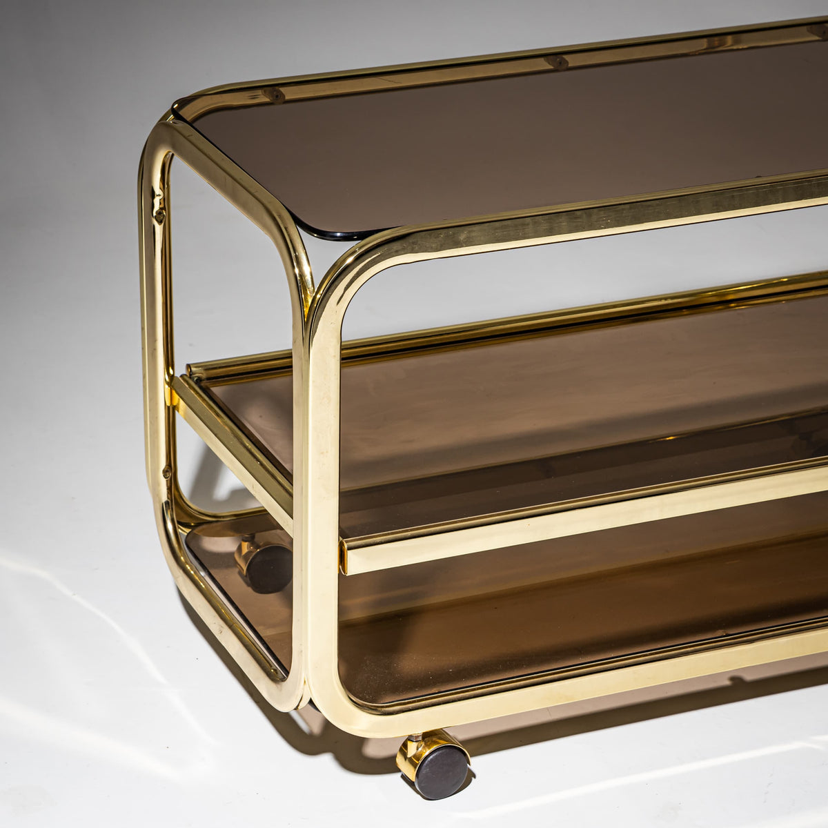 Vintage Barwagen aus Messing und Rauchglas, 1980er Jahre