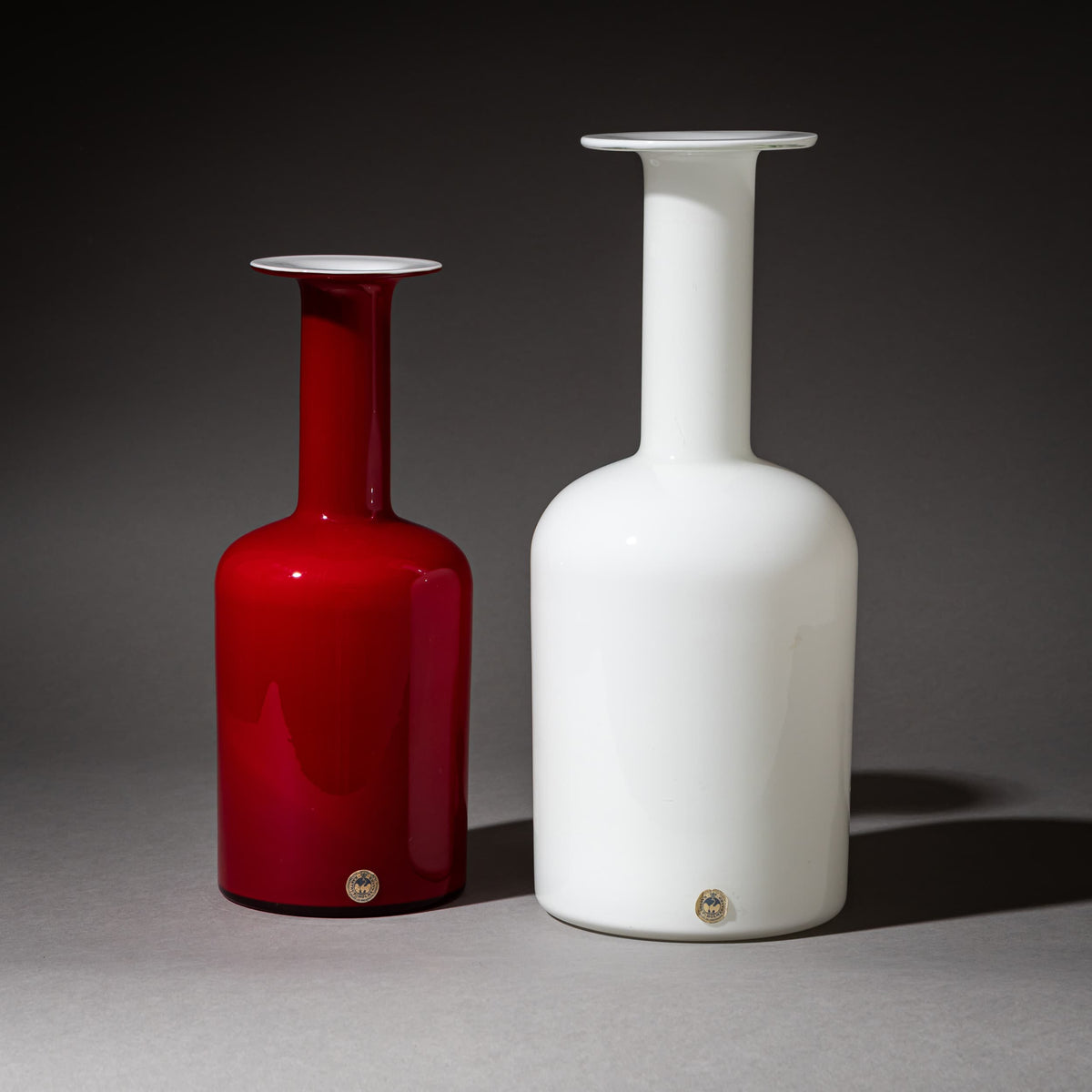 Rote und weiße Glasvasen von Otto Brauer für Holmegaard, Dänemark, 1960er Jahre