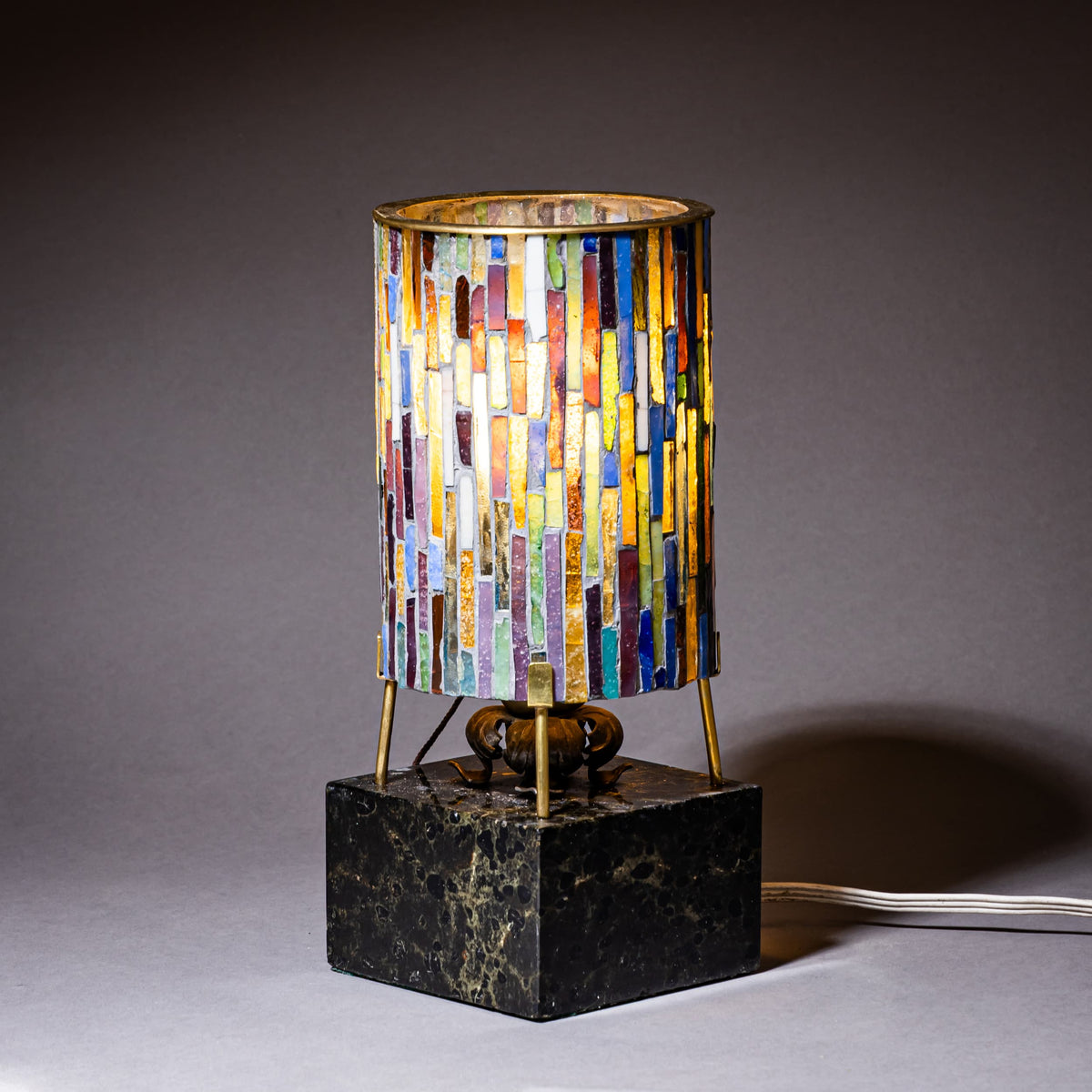 Kleine Tischlampe mit Glasschirm, Mitte 20. Jahrhundert