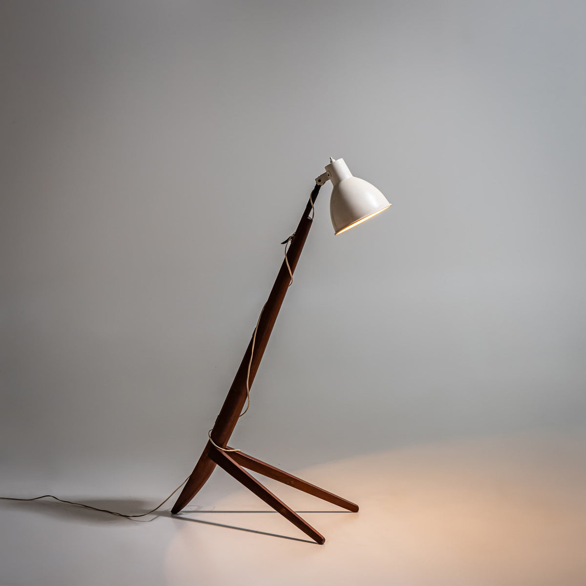 Stehlampe „Mitragliera“, wohl Gino Sarfatti für Arteluce, Italien, Version von 1942–1948